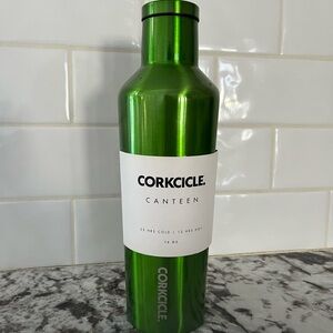 Corkcicle Green Canteen Water Bottle Sleek Design, 16oz. NEW WITH TAGS